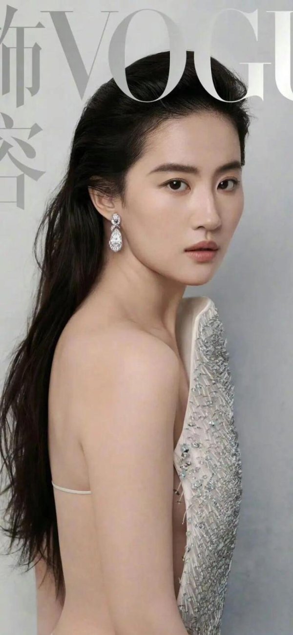 中国星配资 网友提名男版VOGUE群封 封面形式引发热议